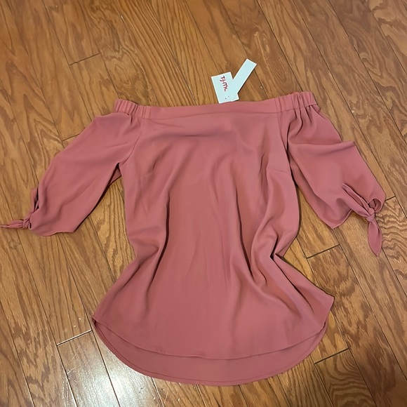NWT - Monteau Off The Shoulder Rose Pink Top/ Size Large - Picture 1 of 9